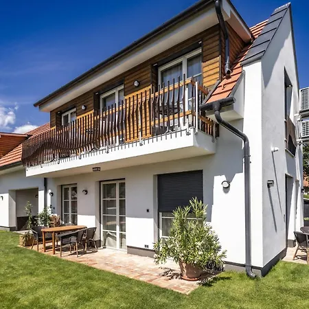 Pipacs Es Buborek * Balatonudvari