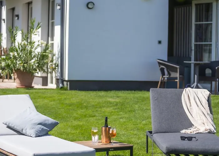 Pipacs Es Buborek * בלטונודבארי